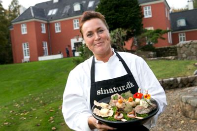Køkkenchef Anne Cathrine Christensen er stolt af Sinatur-kædens norminering til årets bedste madkoncept. ?foto: Privatfoto
