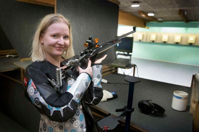 Louise Laurberg Madsen, der arbejder på politistationen i Herning, var suveræn ved DM for politifolk og fik guld i tre discipliner. ?Foto: Tom Laursen