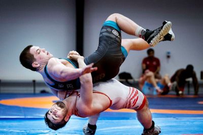 17-årige Turpal Bisultanov (nederst) har i det forgangne år taget nye, store skridt i sin brydekarriere, da han vandt VM-bronze for U17-brydere i Zagreb, Kroatien. Han er nomineret til Årets Talent. ? Foto: Liselotte Sabroe/Ritzau Scanpix
