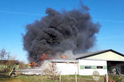 Branden i flyværkstedet udviklede sig eksplosionsagtigt på grund af brandbare væsker, som blev brugt til rens af flymotorer. ?Foto: Privatfoto