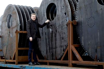 Multicut laver blandt andet produkter til vindmølleindustrien, hvor Vestas er største kunde. Lars Rasmussen er direktør for 200 ansatte. Foto: Henrik Ole Jensen
