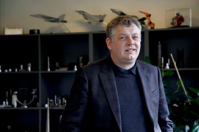 Lars Rasmussen er ejer og direktør i Multicut, der har administration og produktion i Vildbjerg. Foto: Henrik Ole Jensen
