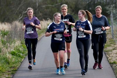 HGFs forårsløb der havde start og mål på Herning Atlestikstadion og ruten løb omkring de nye klimmasøer ved Engholm søpark.
Foto: Flemming Hansen