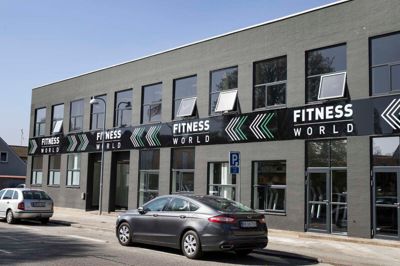 Fitness World i Vestergade er blevet renoveret og udvidet, og nu lukker kæden sin afdeling i Møllegade for at flytte medlemmerne til de nye forhold i Vestergade. ?Foto: Tom laursen