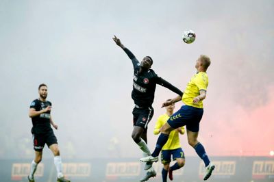 Stor fight af FCM-spillerne endte med triumf i Sydbank Pokalen efter straffesparkskonkurrence. Foto: Flemming Hansen