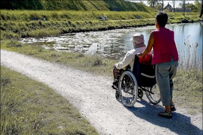 10 flygtningekvinder får nu arbejde på plejehjemmene i Ringkøbing-Skjern Kommune. ?foto: PR-Foto