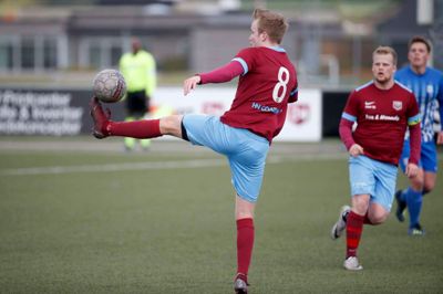 Jakob Skjærbæk (t.v.) blev første målscorer i det målrige lokalopgør mellem Tjørring og Vildbjerg. ?Foto: Flemming Hansen