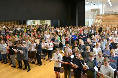 Skolebørnene, der skal på scenen 13. juni, kommer fra seks af kommunens skoler. ?foto: Privatfoto