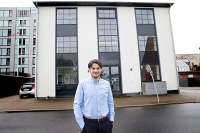 Navnet Webbler vil om kort tid pryde facaden, hvor virksomheden holder til. Navnet har i øvrigt ikke nogen betydning, fortæller Frederik Jørgensen. ??Foto: Flemming Hansen