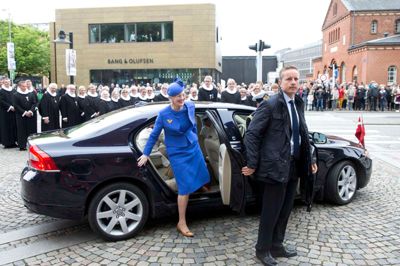 Dronningen ankommer til jubilæumsgudstjeneste i Herning Kirke for Danske Sømands- og Udlandskirker. Foto: Tom Laursen