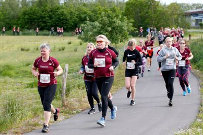 Kvindeløbet i Herning havde start og mål på Herning Atletikstadion og ruten gik rundt om klimasøerne ved Engholm søpark.
Foto: Flemming Hansen
