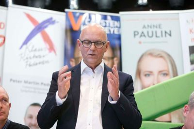 Carsten Kissmeyer fik et kanonvalg i Ikast-kredsen, men det alene er ikke nok til en plads i Folketinget. Så Carsten Kissmeyer beder i disse timer til, at nok vælgere i andre dele af Vestjyllands Storkreds har stemt på ham, så han kan sætte sig på Venstres femte mandat i storkredsen. ?Foto: Henrik Ole Jensen