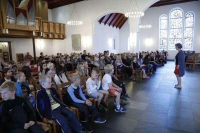 Dagen begyndte med fællessange og fortællinger gennem dyrene fra Noas Ark. Efterfølgende drog børnene ud på poster. Foto: Henrik Ole Jensen henrik ole jensen