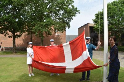Fra venstre ses Anja Nielsen, Niels Andersen, Steen René Jelle og rektor Marianne Dose Hvid. Foto: Mikkel Korsgaard Christensen