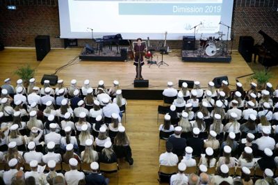 Rektor Marianne Dose Hvid glædede sig også over, at de nybagte studenter er en generation, som kommer til at være frontløbere i klimakampen. Foto: Flemming Hansen Flemming Hansen