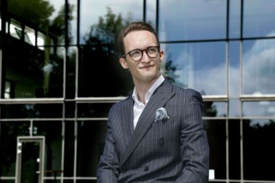 Thomas Bjerre Bojsen fik 12 i sin sidste eksamen: - Det har ligget rimelig stabilt hele vejen igennem uddannelsen, siger elevtaleren, som altså ikke manglede motivation inden sidste eksamen, selvom han allerede havde scoret sig et job på den anden side. Foto: Henrik Ole Jensen