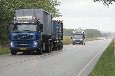 Der er meget trafik på rute 15 og stærke ønsker om at få vejen udvidet. Foto: Ole Skydt