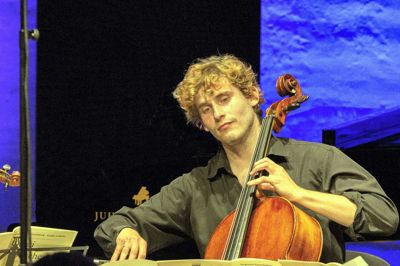 Som gæstemusiker var Andreas Brantelid yderst generøs, medvirkede ved flere af festivalens opførelser og inspirerede ensemblet til at yde det absolut bedste. Foto: Nørre Vosborg/Søren Langkjær