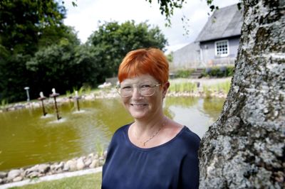 Vicky Hvid bor på sin mands families nedlagte landbrugsejendom ved Kibæk. Hun holder meget af områdets natur. foto: Flemming Hansen