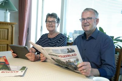 Rigmor og Jens Erik Nielsen, Hammerum, fejrede sidste år guldbryllup ... både med hinanden og med Herning Folkeblad, som de har holdt siden 1968 og flere gange også rejst ud i verden med. Foto: tom Laursen