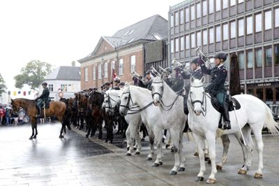 Vejret var ikke det bedste, seneste gang gardehusarerne gæstede Herning i forbindelse med Landsskuet. Det var i 2019. Foto: Henrik Ole Jensen