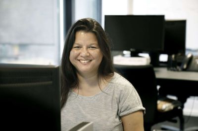 Første arbejdsdag som journalistpraktikant var onsdag, 1. august 2018 for Christina Yoon Petersen. Nu er der næsten gået et år, og Christina Yoon Petersen skal tilbage på sit studie og skrive sin bacheloropgave. Foto: Henrik Ole Jensen