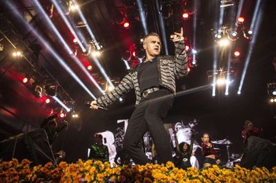 Robbie Williams lukkede Bøgescenerne på Smukfest natten til torsdag. Foto: Helle Arensbak/Ritzau Scanpix