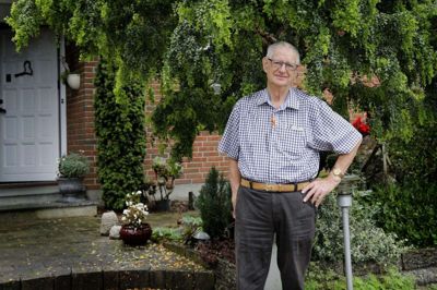 Tidligere planteskoleejer Hans Juul Hansen fylder torsdag 5. september 80 år og lægger an til salg af ejendommen på Sindinggårdvej. Foto: Henrik Ole Jensen henrik ole jensen