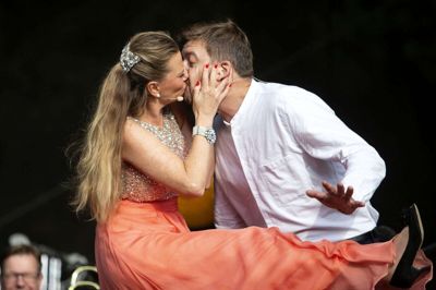Der bliver også operaromantik i luften næste år. Her er det de lokale sangere Lisbeth Kjærulff og Lars Møller i infight. Foto: Tom Laursen