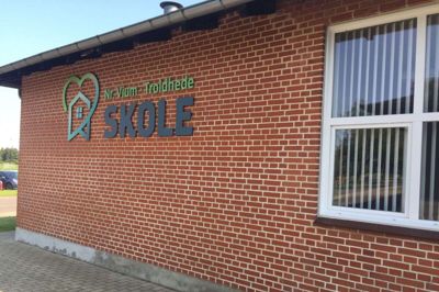 På Nr. Vium-Troldhede Skole har borgere, der ikke taler dansk eller kun har et begrænset kendskab til sproget, mulighed for at begynde at lære det danske sprog. Foto: Ole Skydt