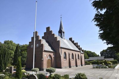 Skal den væltes eller laves om til et museum? Eller skal Fasterholt Kirke fortsat have sit eget menighedsråd, der sætter rammerne for brugen af kirken. Det skal et sognemøde afgøre. foto: privatfoto