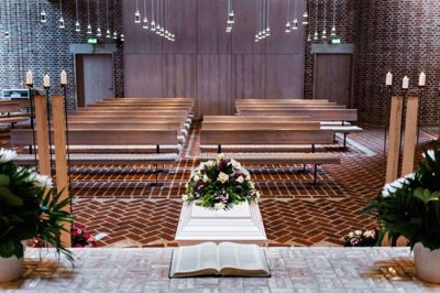 Der er store forskelle i Danmark på, om en præst medvirker til en begravelse eller ej. Der er færrest borgerlige begravelser i Viborg Stift, mens der er flest i Københavns Stift. FOTO: KRISTIAN DJURHUUS/RITZAU SCANPIX