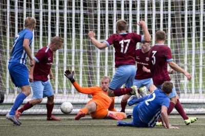 Målmand Mads Storgaard stod en god kamp i Tjørring-målet, men måtte se sig passeret på en tilfældig chance efter et hjørnespark. Foto: Tom Laursen (Arkiv)