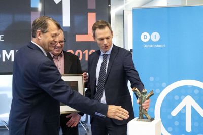Borgmester Ib Lauritsen (V) modtog igen på vegne af Ikast-Brande kommune prisen for at være den mest erhvervsvenlige kommune i landet, men priserne smitter ikke af på velfærden, mener Niels A. Pagaard fra Ikast. Foto: Tom Laursen