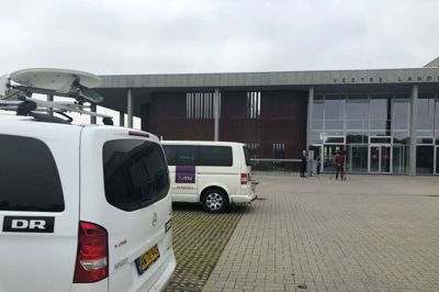 Udover Herning Folkeblad er TV 2 også til stede ved Vestre Landsret i Viborg. De har sendt tre journalister afsted - en til Nyhederne, en til News og en til nettet. Derudover er også DR, TV Midtvest, Ritzau og Danmarks Jægerforbund til stede. Foto: Henrik Lind Jørgensen