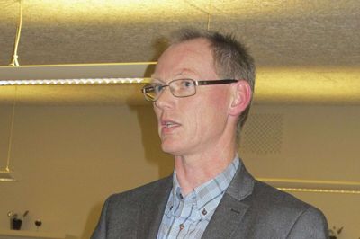 Bjarne Svendsen (V) tror på Fjelstervang Skole. Foto: Ole Skydt