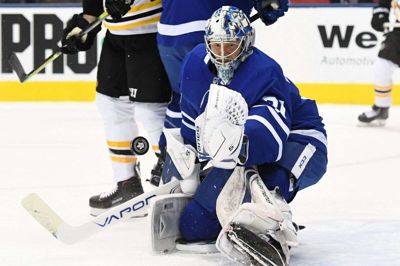 Frederik Andersen debuterede i NHL i sæsonen 2013/2014 for Anaheim Ducks, men vogter i dag buret for canadiske Toronto Maple Leafs. Tirsdag 1. oktober fylder den tidligere Herning Blue Fox-spiller 30 år. Foto: Dan Hamilton/Ritzau Scanpix