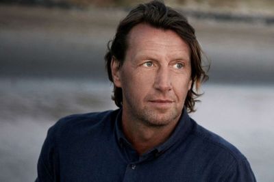 Anders Agger tager en pause fra tv-skærmen og holder orlov fra DR. I stedet vil manden med den markante stemme skrive en bog. Om hvad vides ikke. Foto: Pr-foto