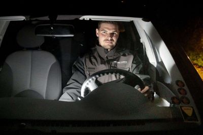 Peder Fyrstenborg Pedersen arbejder i produktionen på Siemens Gamesa og har flere gange haft passagerer med i sin bil på vejen mod Brande. Foto: Tom Laursen