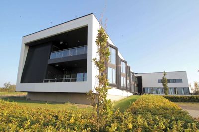 Privathospitalet Aleris-Hamlet havde adresse i Birk fra 2008 til slutningen af 2017, da afdelingen flyttede til Poulsgade i Herning. I næste måned ryger bygningerne på tvangsauktion. Foto: Christian Sjurman