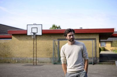 Thomas Skov har gået på Sdr. Felding Skole. 14. november er det dog Karstoft Forsamlingshus cirka 11 kilometer væk, han besøger. Foto: Jørn Deleuran