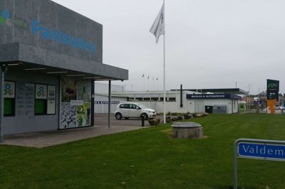 Pantstationen på Absalonsvej i Herning har i fire og et halvt år taget mod næsten 10 millioner flasker og dåser. Det svarer til, at mere end 6000 flasker og dåser i gennemsnit hver dag er sendt til genbrug. foto: jesper wind