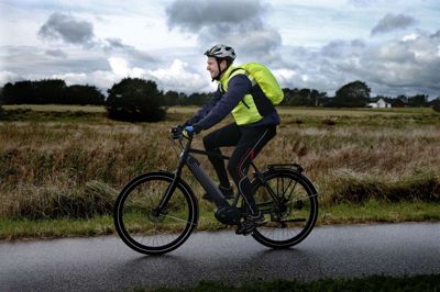 I løbet af klima-serien har vi været vidt omkring. Vi skrev blandt andet om Thomas Dalsgaard fra Tjørring, som solgte sin bil og købte en el-cykel, som han bruger til og fra arbejde. Hvad vil du ellers gerne læse om? Skriv til Herning Folkeblad. Foto: Henrik Ole Jensen