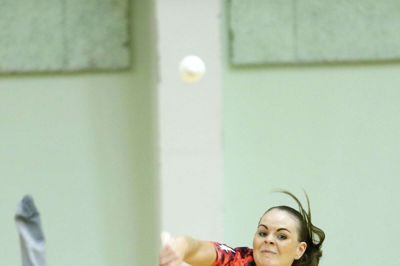 Susan Ekelund fik sæsondebut for Ikast-holdet efter to måneders praktikophold som sygeplejeske i Ghana. Den 24-årige doublespecialist fik et fint comeback med sejre i begge sine kampe i Aabenraa. Foto: Flemming Hansen