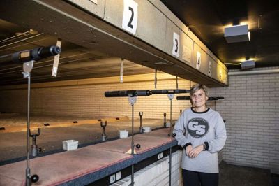 Susanne Fruergaard Pedersen sad med i Gjellerup Sdr.’s gymnastikudvalg i omkring 16 år, inden hun tog springet derfra og blev næstformand i forretningsudvalget. Siden blev hun fællesformand for hele foreningen, der i år fylder 150 år. Foreningen begyndte som en skytteforening og består i dag af 30 skytter, 1200 gymnaster og 200 svømmere. Foto: Tom Laursen