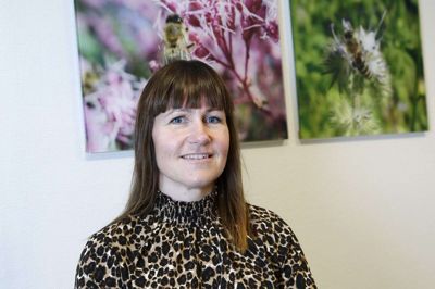 Helle Reinewald er hovedaktionær i honning-virksomheden Jakobsens. Hun købte sig ind i virksomheden i 2008 og ejer den i dag sammen med en lokal ejerkreds. Foto: Flemming Hansen