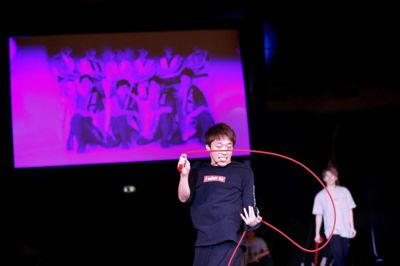 De kendte japanere fra Blue Tokyo, der var med i America’s Got Talent, viste blandt andet prøver på deres kunnen med sjippetov og deres helt specielle måde at bruge vejrtrækningen som rytme på. Foto: Flemming Hansen