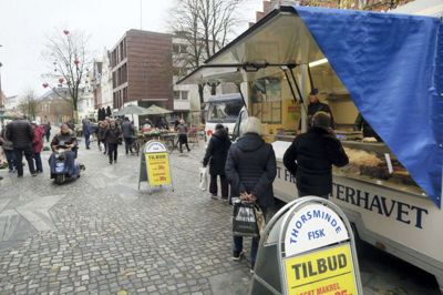 Det bliver fremover dyrere at leje stadepladser i Herning midtby. Foto: Kenneth Meinby Sørensen