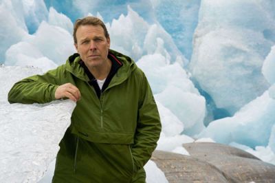Mikkel Beha lægger vejen forbi RemisenBrande og fortæller om oplevelser i den hvide verden. Foto: PR-foto