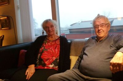 Betty Stobberup og Ove Hørning på førstesalen i deres lejlighed. De valgte at bo i FællesBos afdeling Kastanievej i Sunds - også fordi det er tæt på indkøbsmuligheder. foto: jesper wind
